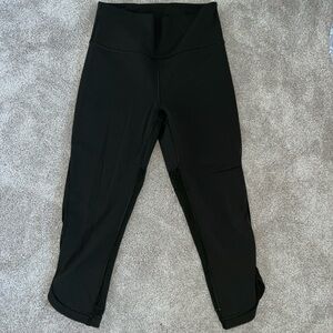 Lululemon HR Crop- size 8- dark camo green